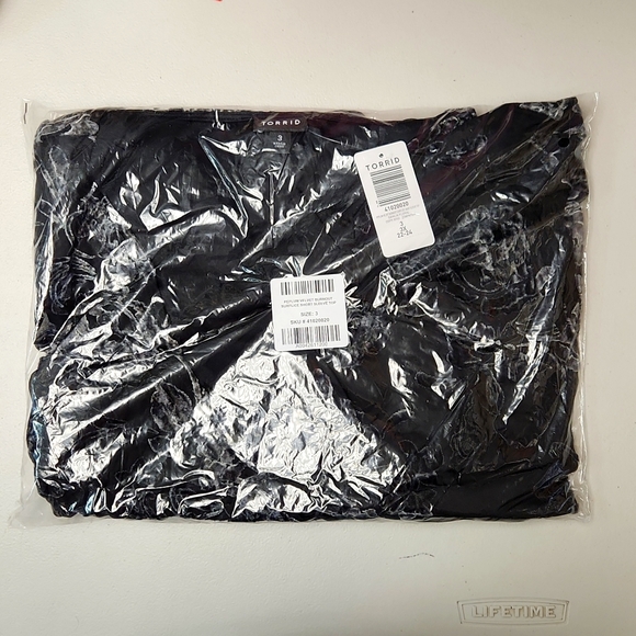 ❤️NWT VINTAGE TORRID TOP PEPLUM VELVET BURNOUT SURPLICE FLORAL BLOUSE PLUS SIZE - Picture 9 of 12